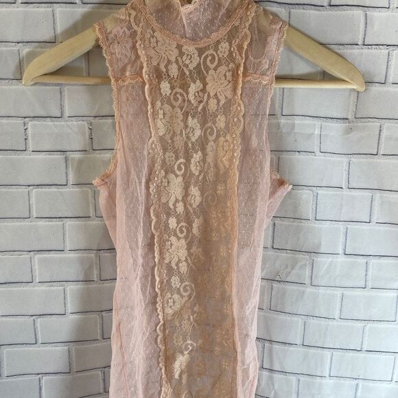 Guess Jeans Blush Lace Sheer Sleeveless To… - Picture 1 of 3